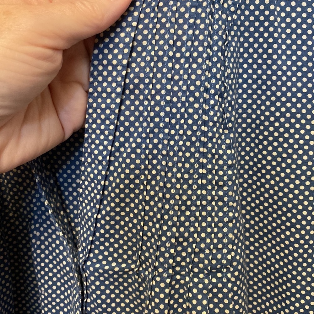 Banana Republic button front blouse - Picture 2 of 7
